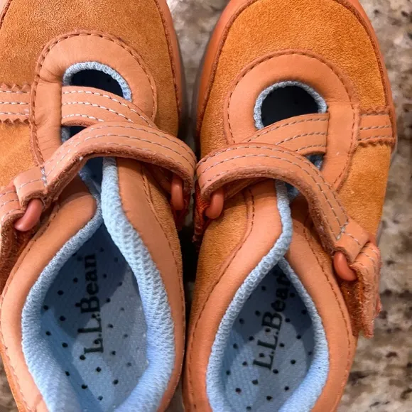 VINTAGE L.L BEAN sneakers Leather and suede with velcro closure Toddler SIZE 8
