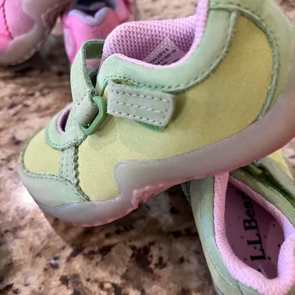 VINTAGE L.L BEAN sneakers Leather and suede with velcro closure Toddler SIZE 8