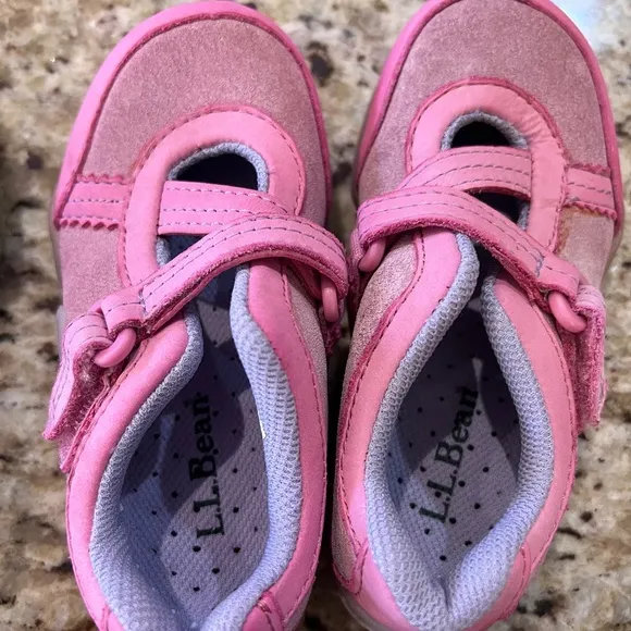 VINTAGE L.L BEAN sneakers Leather and suede with velcro closure Toddler SIZE 8