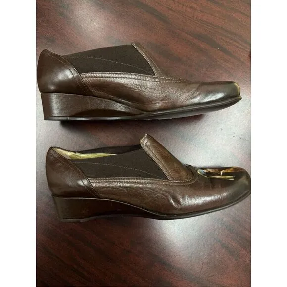 Vintage Icon Leather Girl with a Pearl Earring Brown Slip On Shoes Size 7.5B