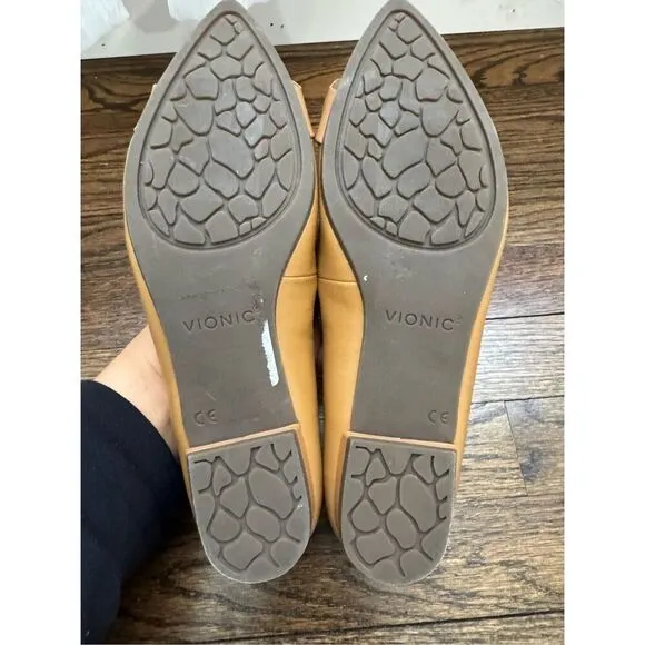 VIONIC Arielle Pointy Toe Flat