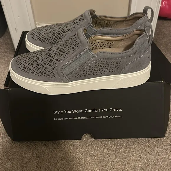 VIONIC Kimmie Perf Slip On Sneaker 9.5M