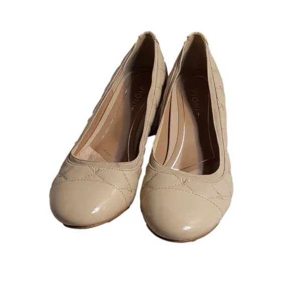 VIONIC OLYMPIA QUILTED NUDE CUBAN HEEL NWOT WOMEN'S SHOES SIZE 7