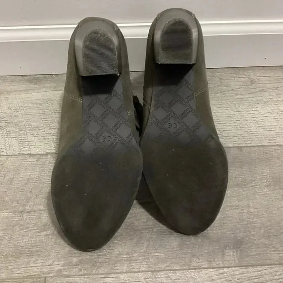VIONIC Upright Madeline Boot Size 8