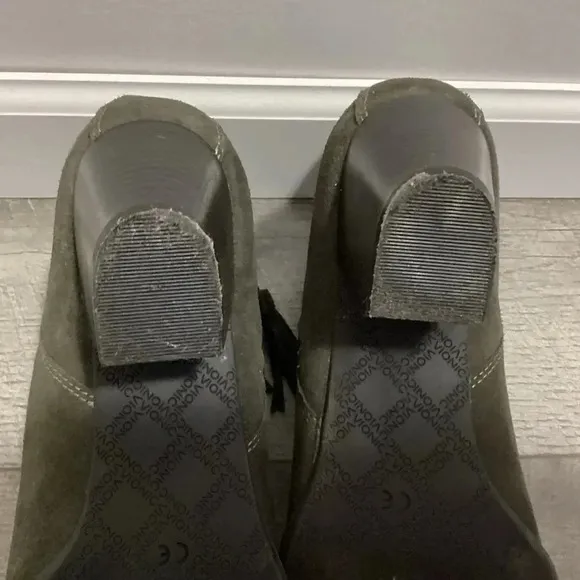 VIONIC Upright Madeline Boot Size 8