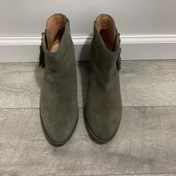 VIONIC Upright Madeline Boot Size 8
