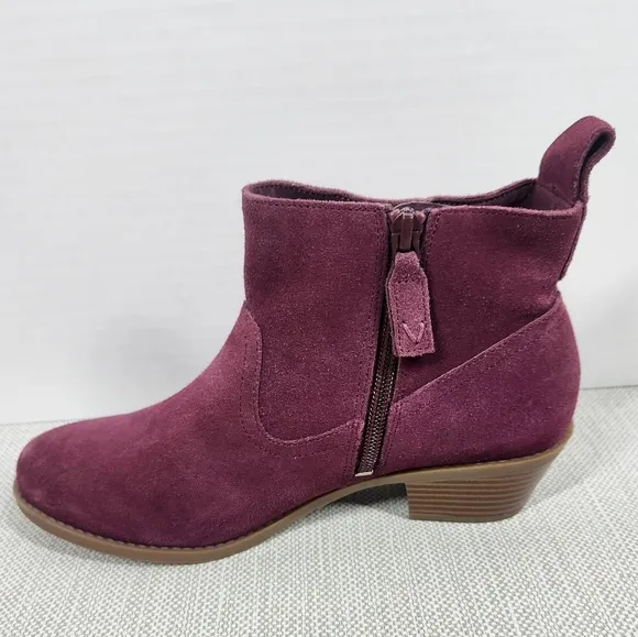 Vionic Vera Size 7 Suede Ankle Boots Water Resistant Wine Burgundy Color