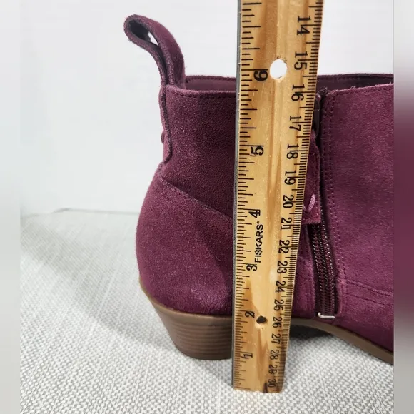 Vionic Vera Size 7 Suede Ankle Boots Water Resistant Wine Burgundy Color