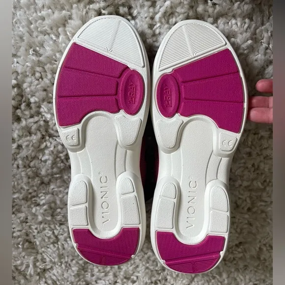 Vionic Walking Running Athletic Sneakers Pink NWOB Size 8 Sporty Athleisure