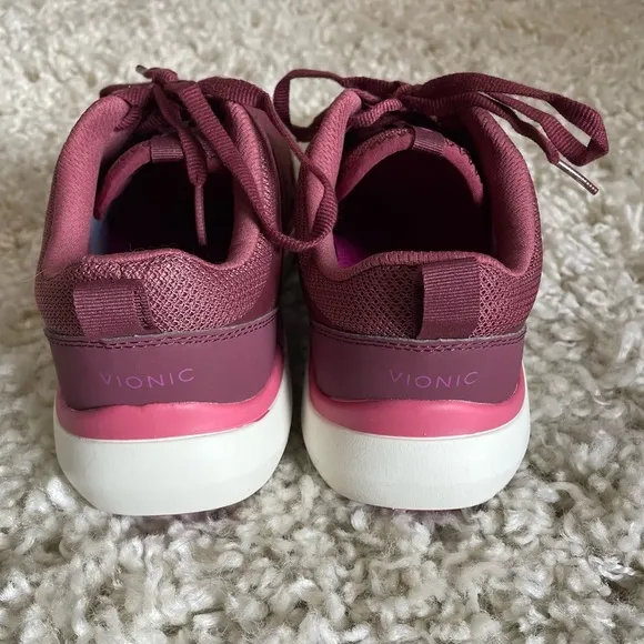 Vionic Walking Running Athletic Sneakers Pink NWOB Size 8 Sporty Athleisure