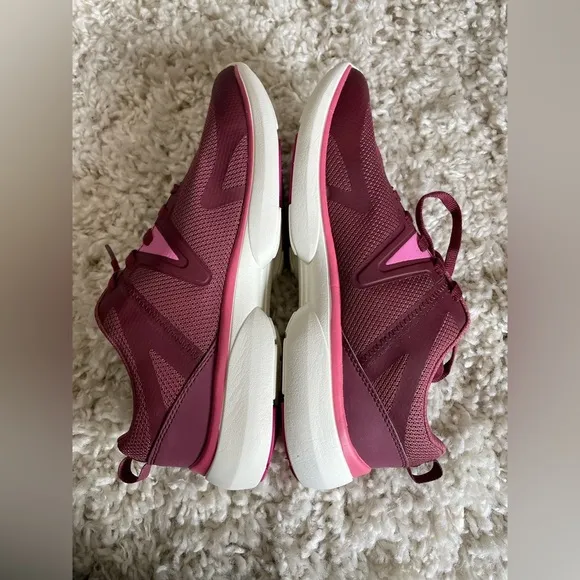 Vionic Walking Running Athletic Sneakers Pink NWOB Size 8 Sporty Athleisure