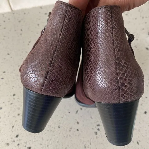 Vionic Women's Anne Java Ankle Boots Suede Leather Snake Print Women’s Size 5