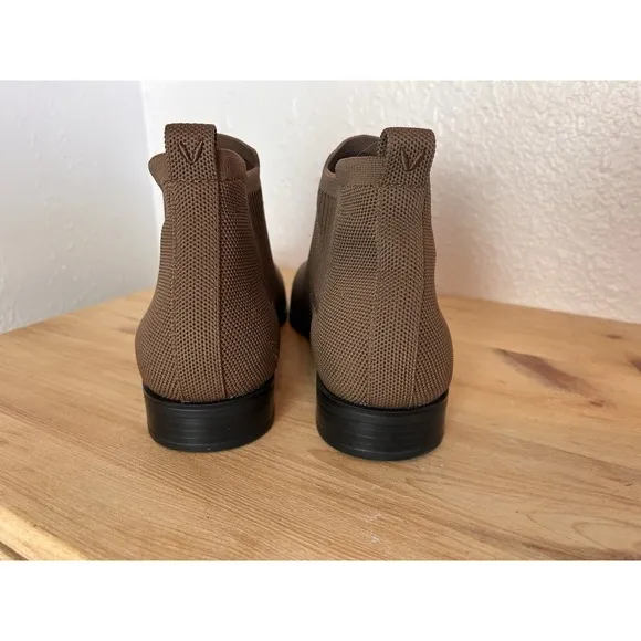 Vivaia Slip-On Square-Toe Ankle Chelsea Boots (Ryan Slip-On) Size 40.5 Espresso