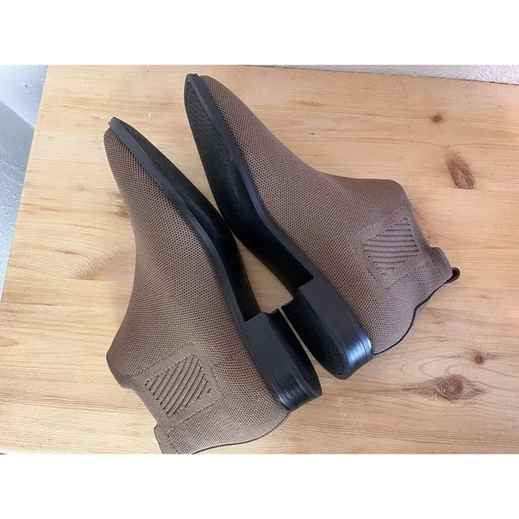 Vivaia Slip-On Square-Toe Ankle Chelsea Boots (Ryan Slip-On) Size 40.5 Espresso
