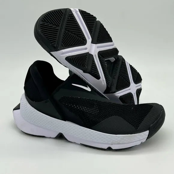 W Nike Go Flyease Black White Sneakers Slip-on Shoes DR5540-002 Women's no box