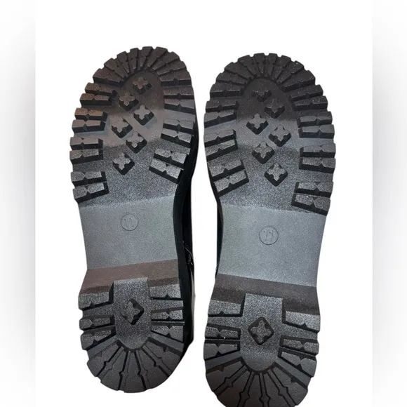 Wild Pair Arriele Lug Sole Combat Boots 11M