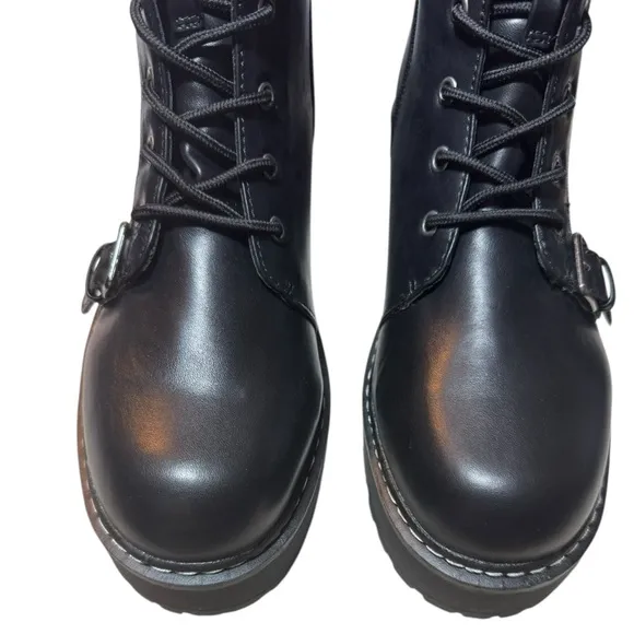 Wild Pair Arriele Lug Sole Combat Boots 11M