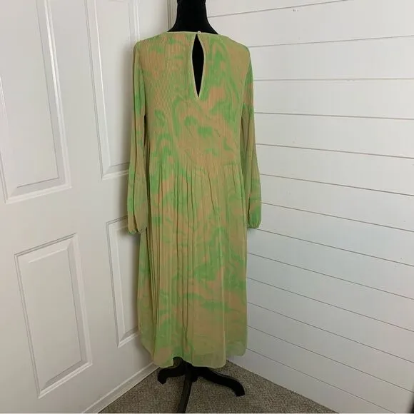 Wilfred Daydreamer MIDI dress by Aritzia pleated chiffon size medium