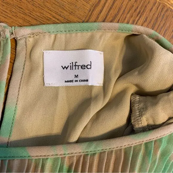 Wilfred Daydreamer MIDI dress by Aritzia pleated chiffon size medium