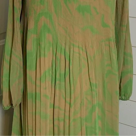 Wilfred Daydreamer MIDI dress by Aritzia pleated chiffon size medium