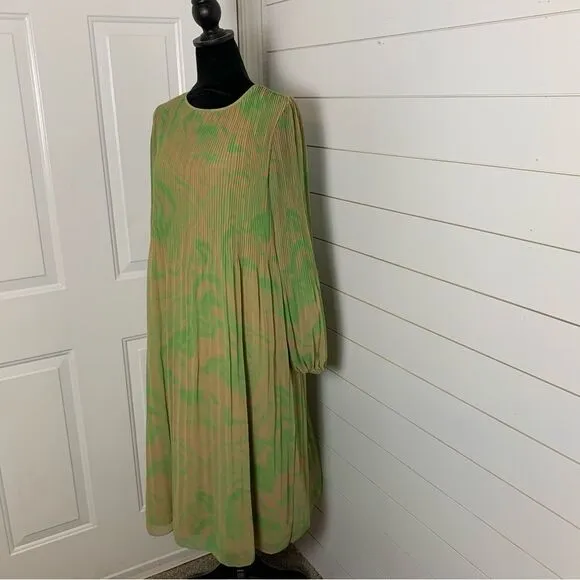 Wilfred Daydreamer MIDI dress by Aritzia pleated chiffon size medium