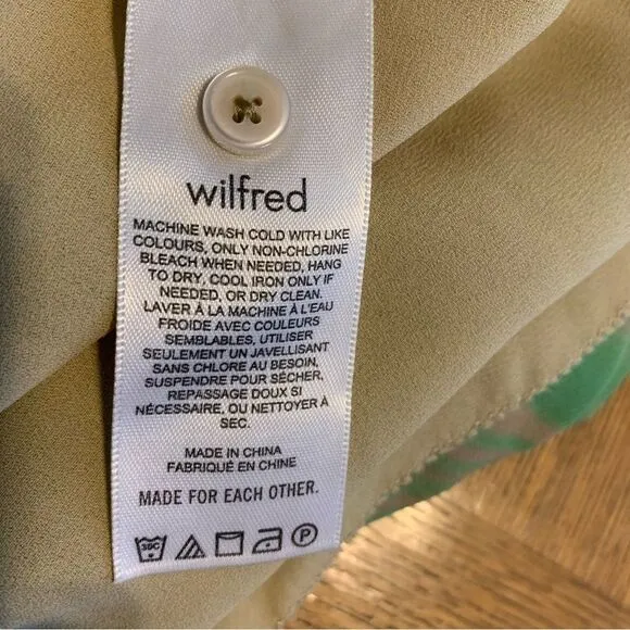 Wilfred Daydreamer MIDI dress by Aritzia pleated chiffon size medium