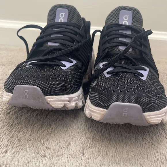 Woman’s On Running Cloudswift Sneakers Size 8