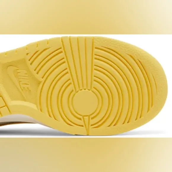Women's Dunk Low - Yellow/Grey