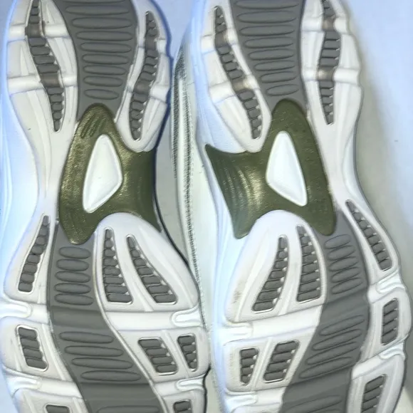 Women’s ELON easy spirit sneakers