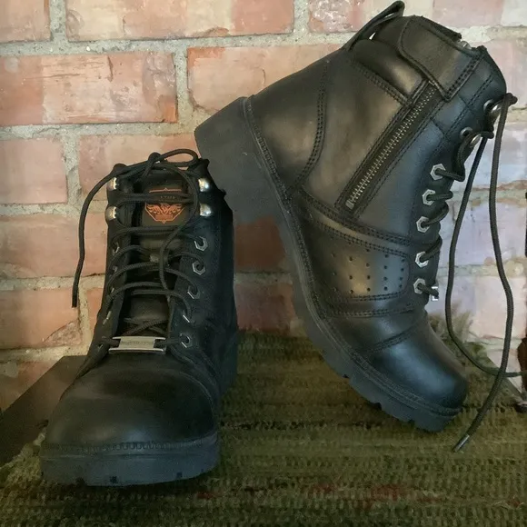 Women’s Milwaukee Leather size 8.5 black zip/lace up lug sole boots