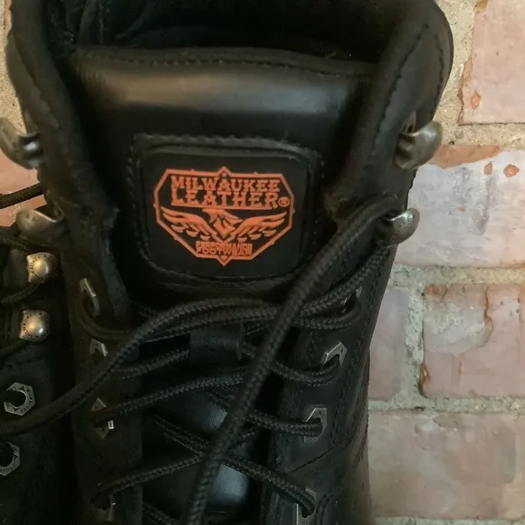 Women’s Milwaukee Leather size 8.5 black zip/lace up lug sole boots