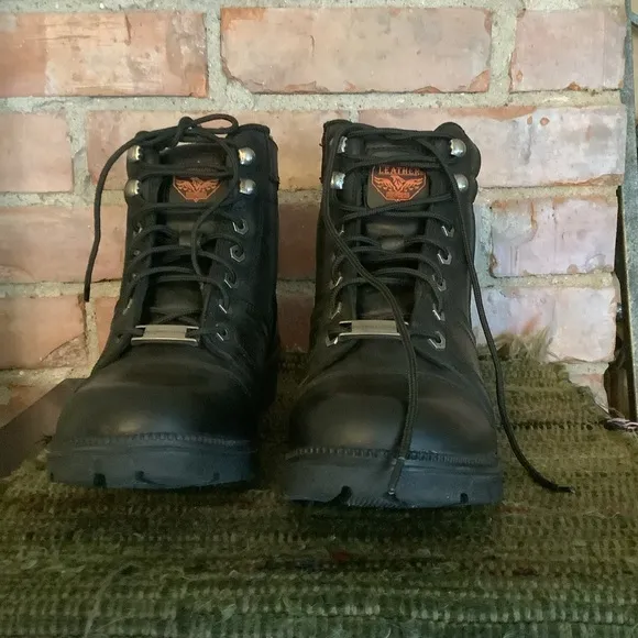 Women’s Milwaukee Leather size 8.5 black zip/lace up lug sole boots