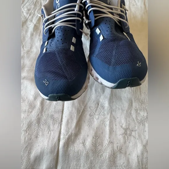 Women’s On Running Blue Sneakers Size 9