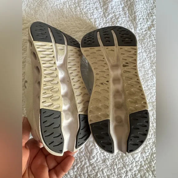 women’s On Running Cream Sneakers Size 8