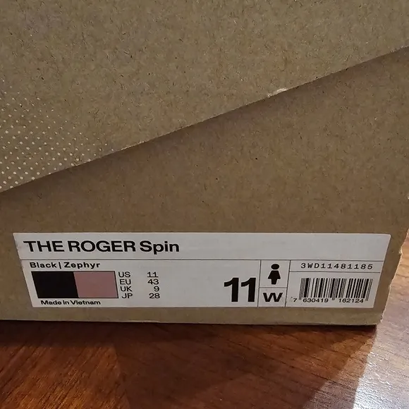 Women’s ~ On The Roger Spin Sneakers ~  Size 11 ~ NEW