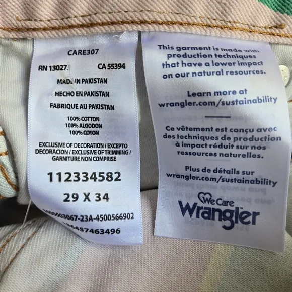 Wrangler Wanderer 622 High Rise Flares NWT Rainbow Stripe Free People Exclusive