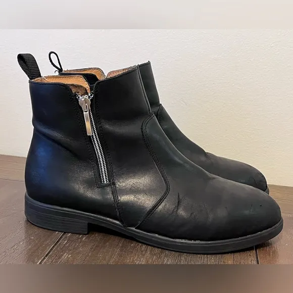 Xena Black Leather Chelsea Boots Women’s size 9 Slip Resistant