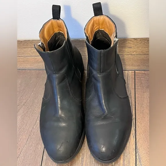 Xena Black Leather Chelsea Boots Women’s size 9 Slip Resistant