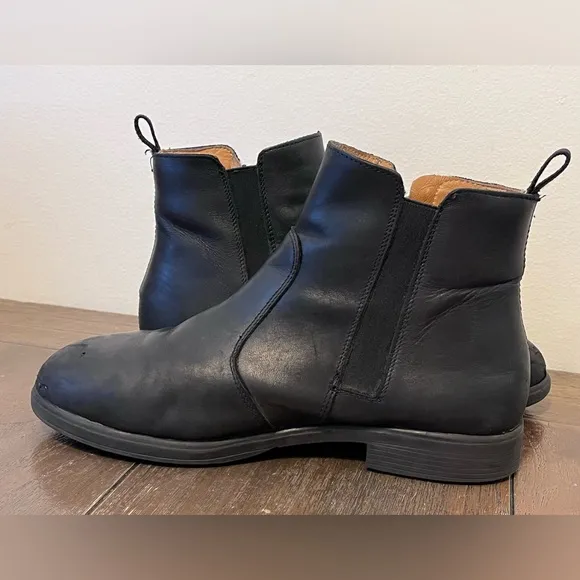 Xena Black Leather Chelsea Boots Women’s size 9 Slip Resistant