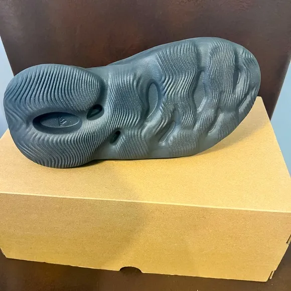 Yeezy foam shoes