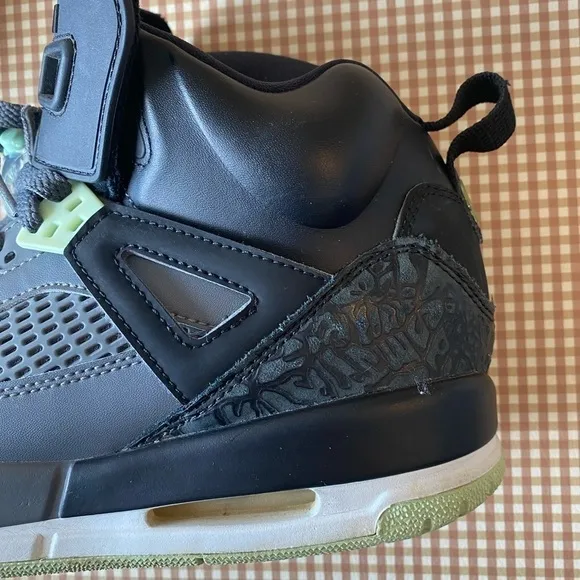 YOUTH Nike Air Jordan Spizike GS Black Mint Foam Dark Grey White shoes.Size 9.5