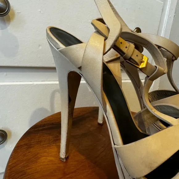 Yves Saint Laurent tribute heels