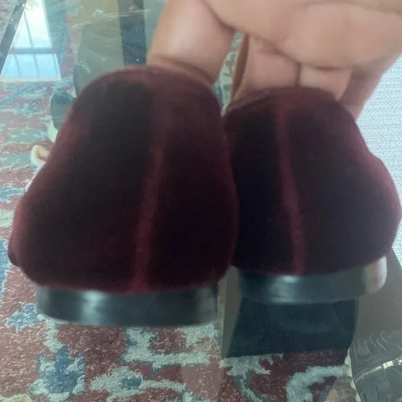 Zara women shoes ,  flat burgundy Velvet loafer
