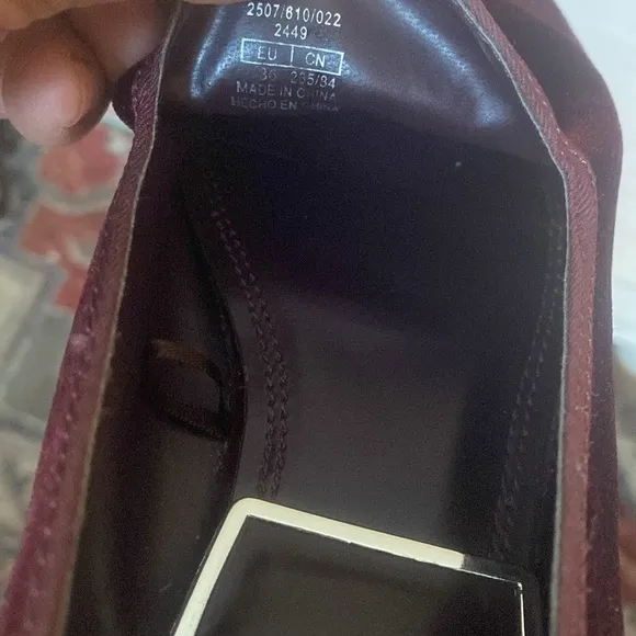Zara women shoes ,  flat burgundy Velvet loafer