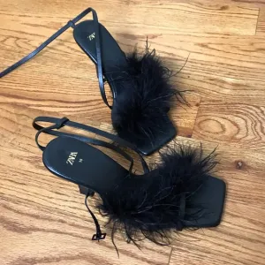 Zara Women's Leather Black Feathered Sandals